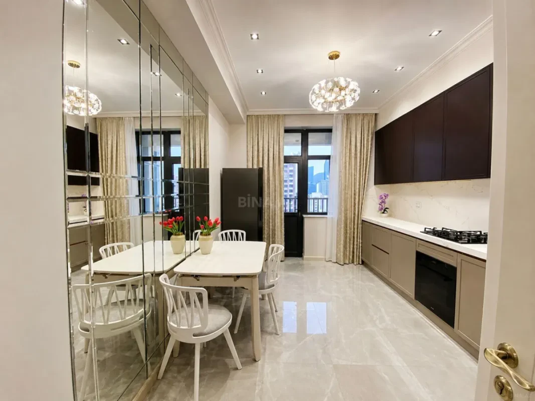 Satılır 3 otaqlı mənzil 120 m²