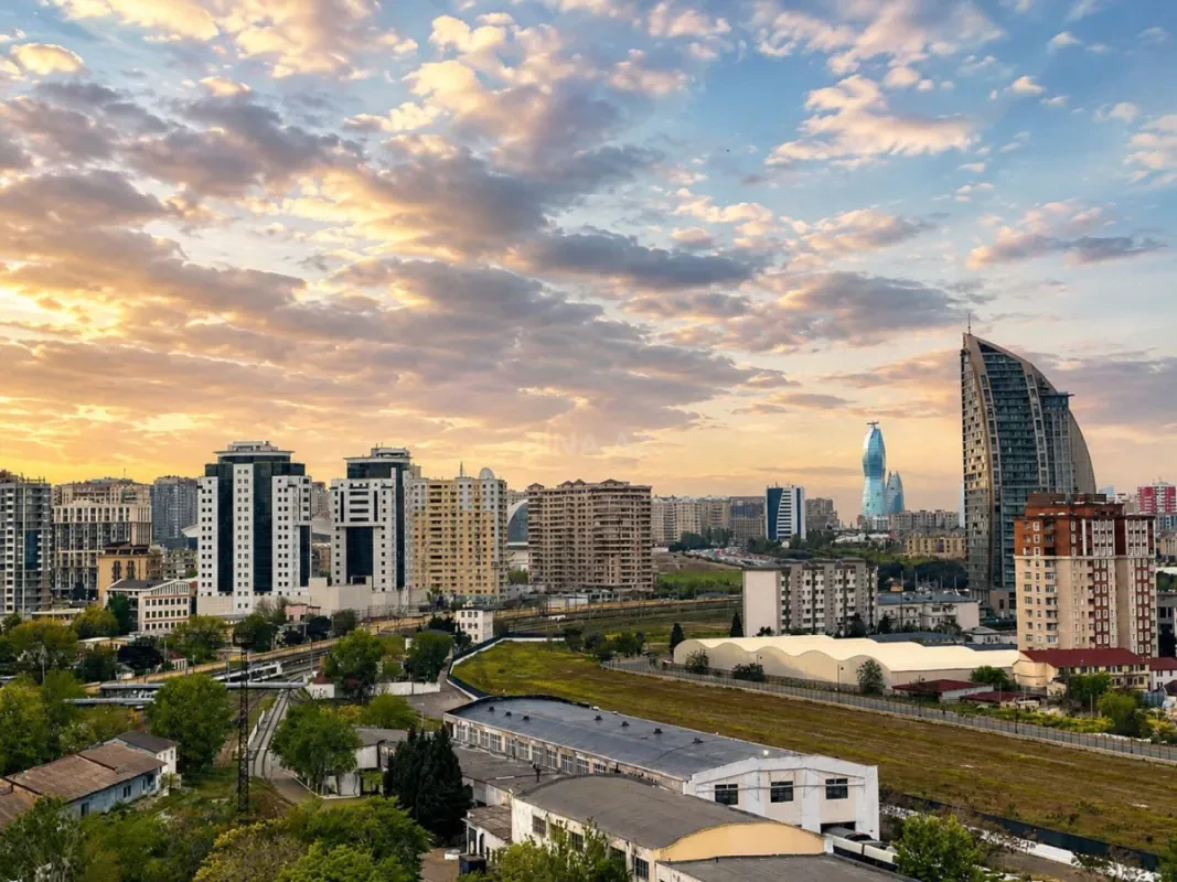 Satılır 3 otaqlı mənzil 120 m²