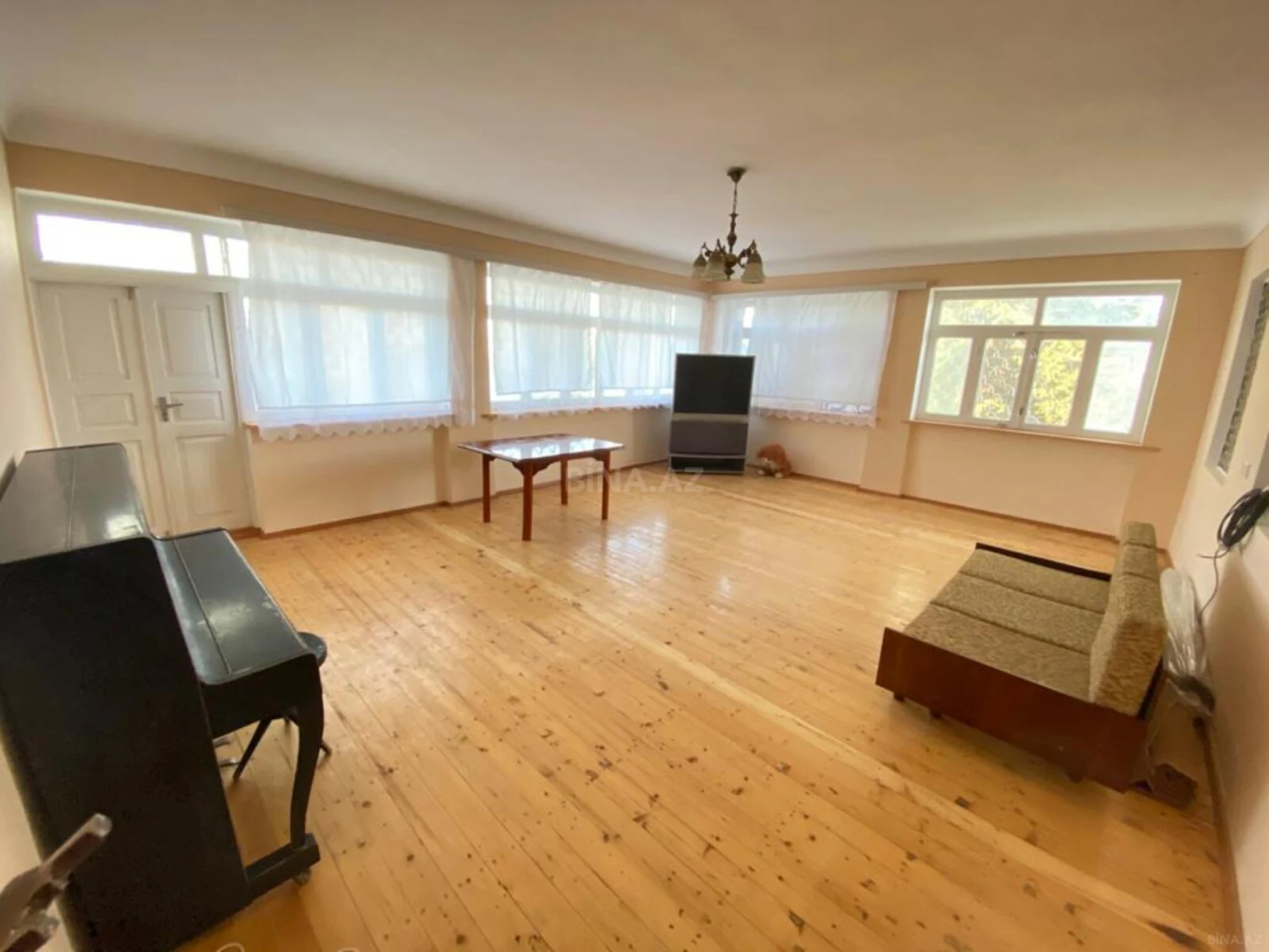 Kirayə verilir 5 otaqlı həyət evi 350 m²