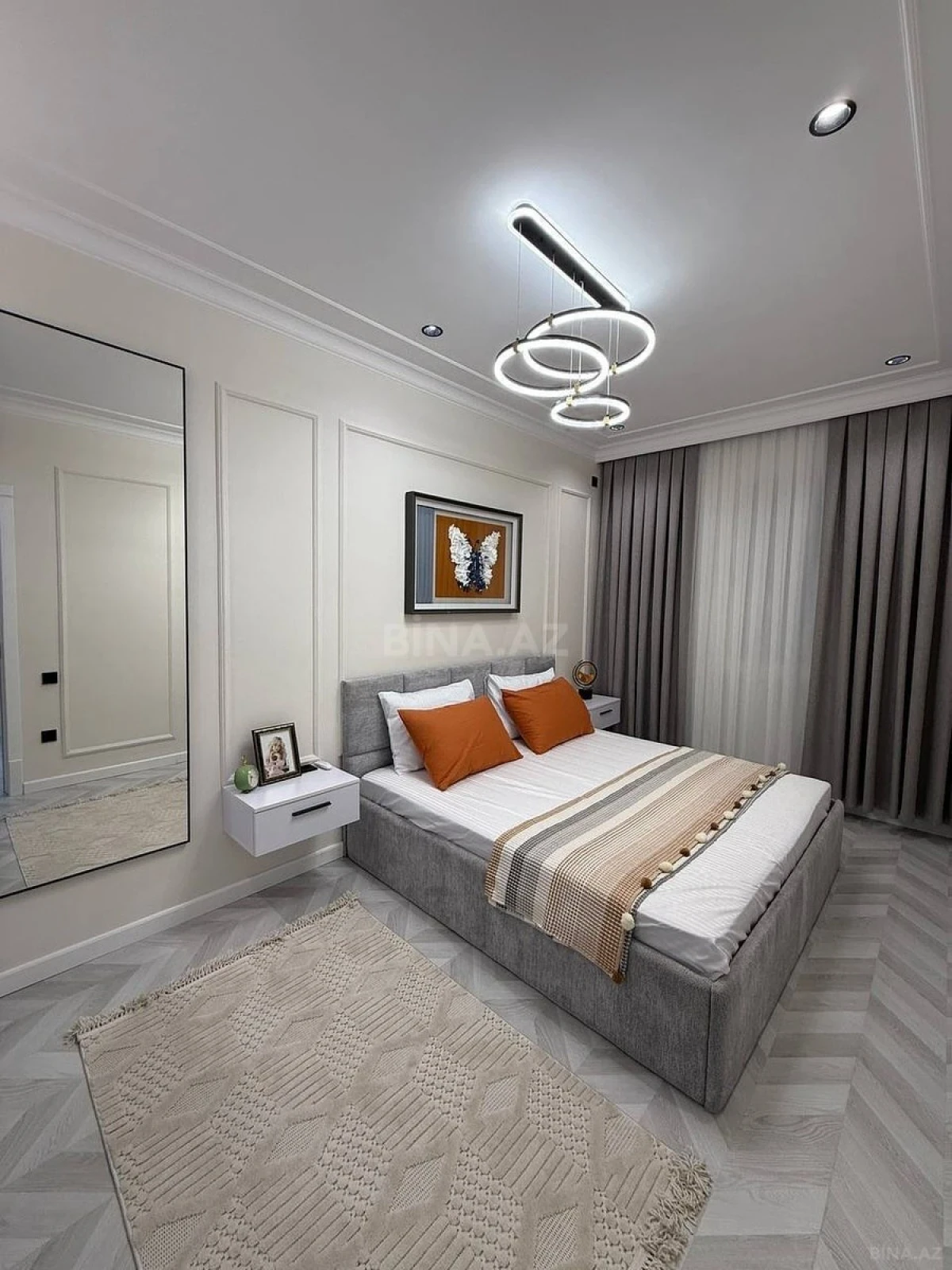 Kirayə verilir 2 otaqlı mənzil 105 m²