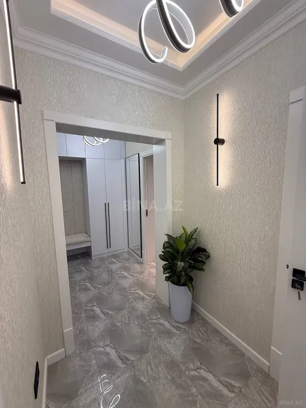 Kirayə verilir 2 otaqlı mənzil 105 m²