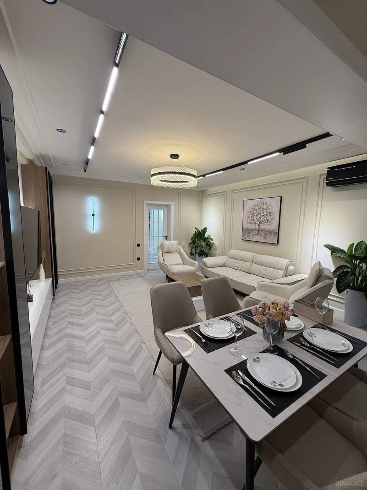 Kirayə verilir 2 otaqlı mənzil 105 m²