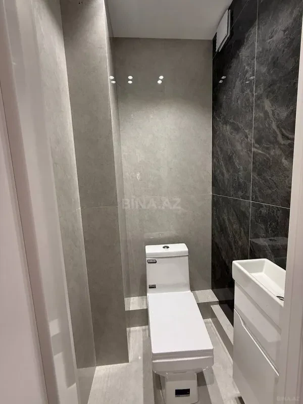 Kirayə verilir 2 otaqlı mənzil 105 m²