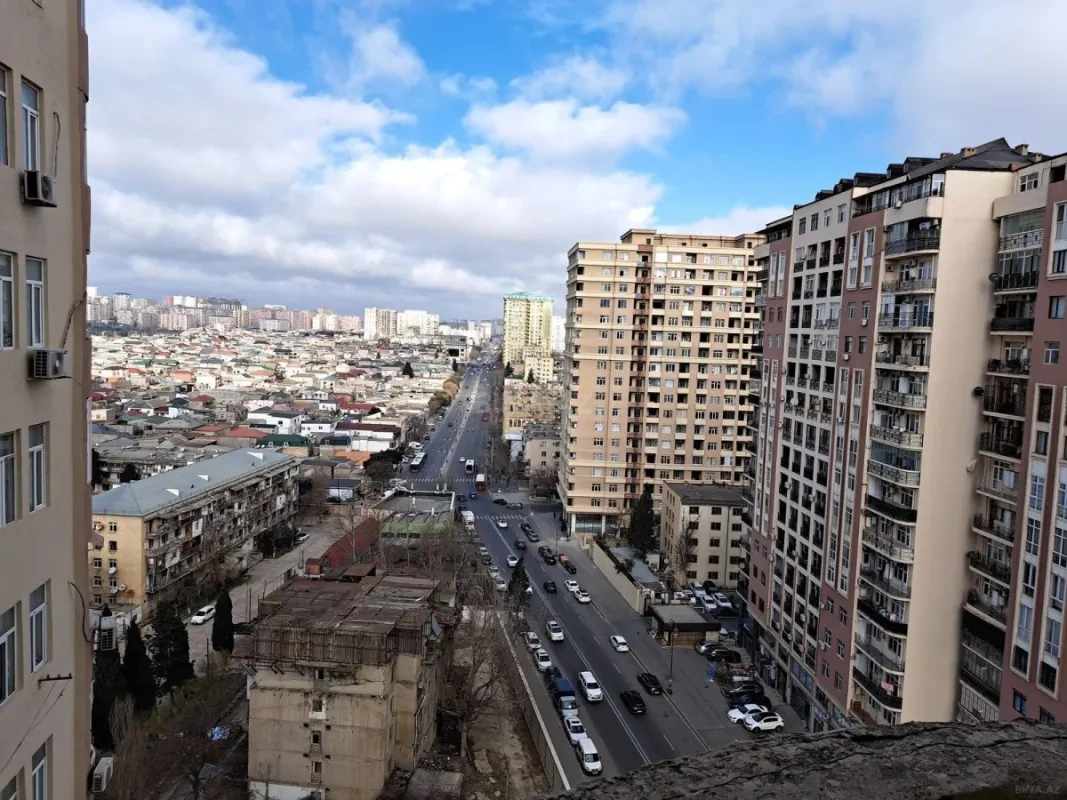 Satılır 3 otaqlı mənzil 124 m²