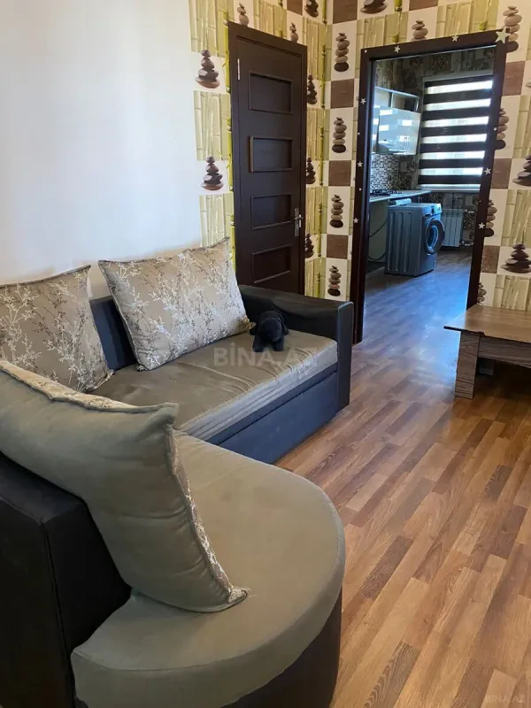 Kirayə verilir 2 otaqlı mənzil 100 m²
