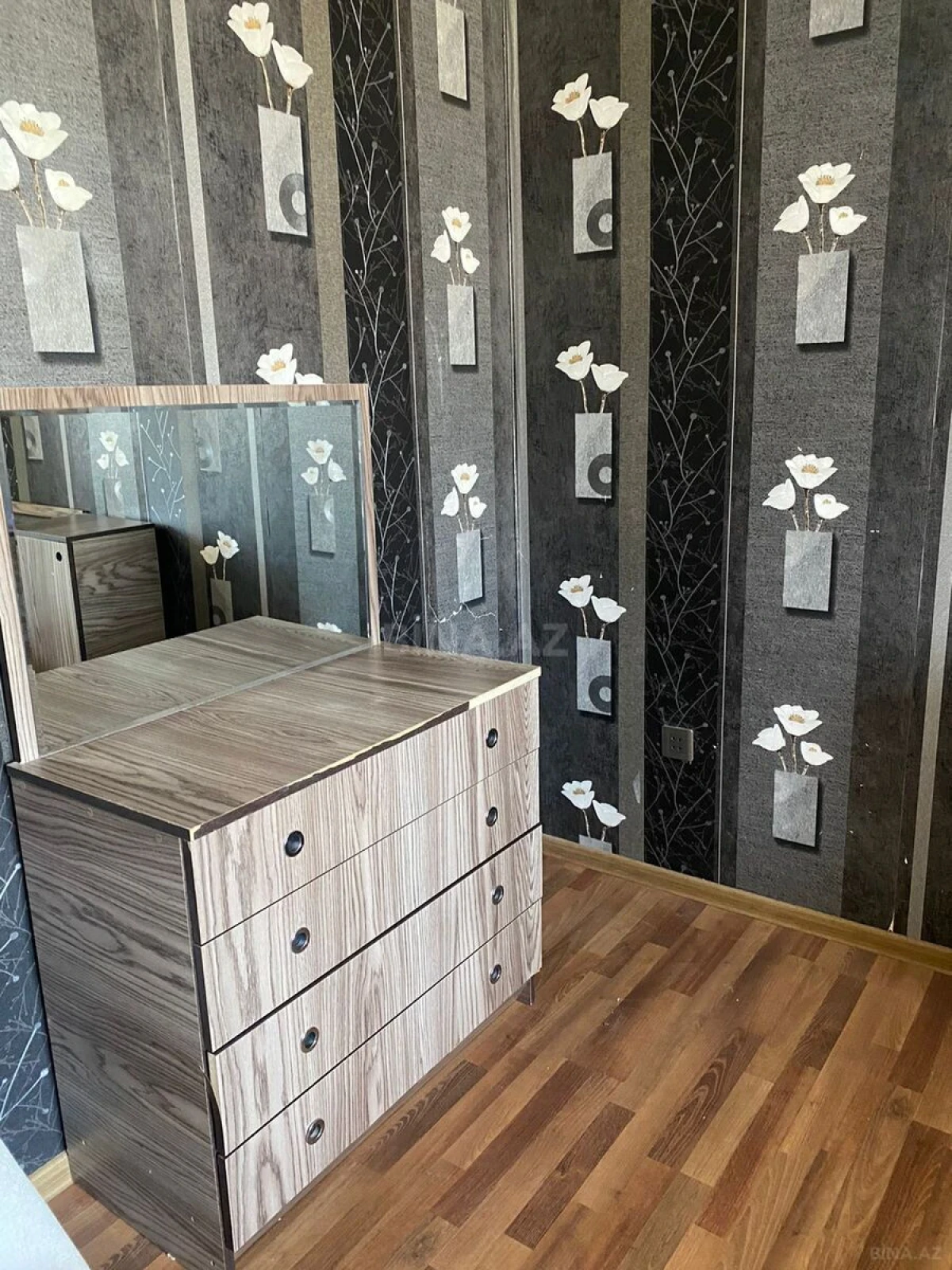 Kirayə verilir 2 otaqlı mənzil 100 m²
