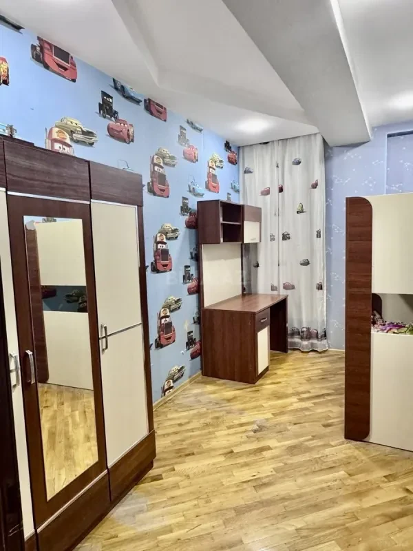 Kirayə verilir 3 otaqlı mənzil 105 m²