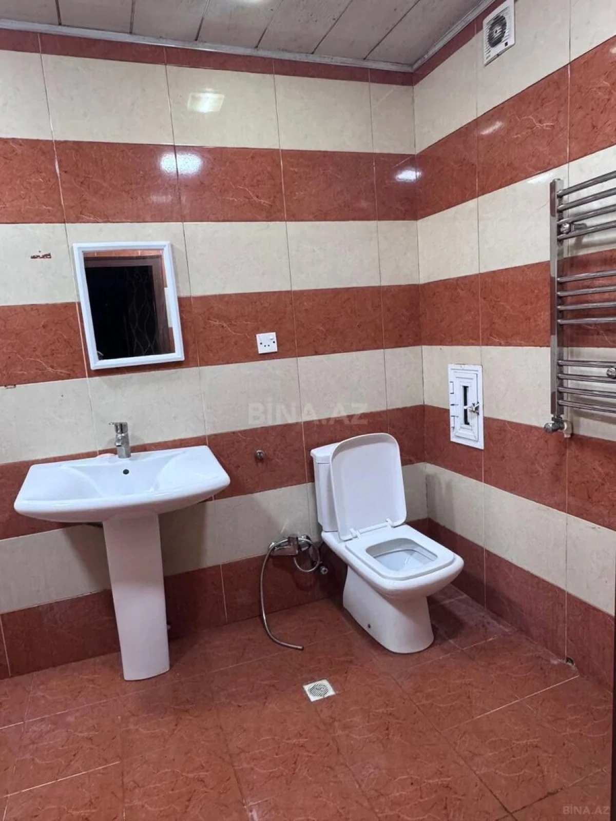 Kirayə verilir 3 otaqlı mənzil 105 m²