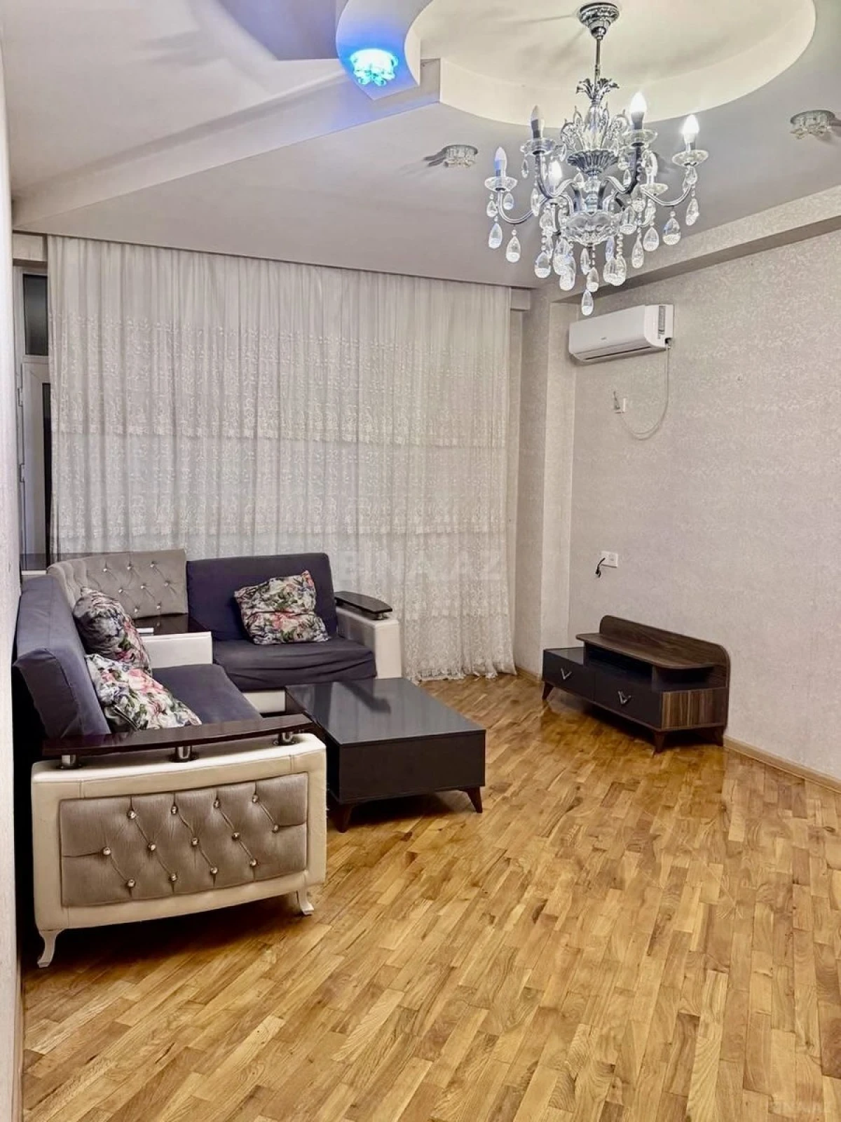 Kirayə verilir 3 otaqlı mənzil 105 m²