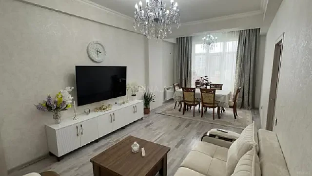 Satılır 3 otaqlı mənzil 126 m² — Bakı, İnşaatçılar 3 otaq 126.00 m²