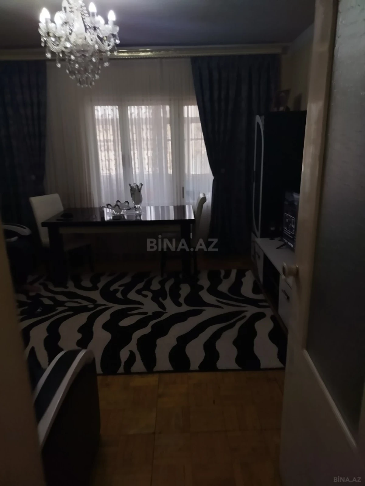 Satılır 4 otaqlı mənzil 75 m²