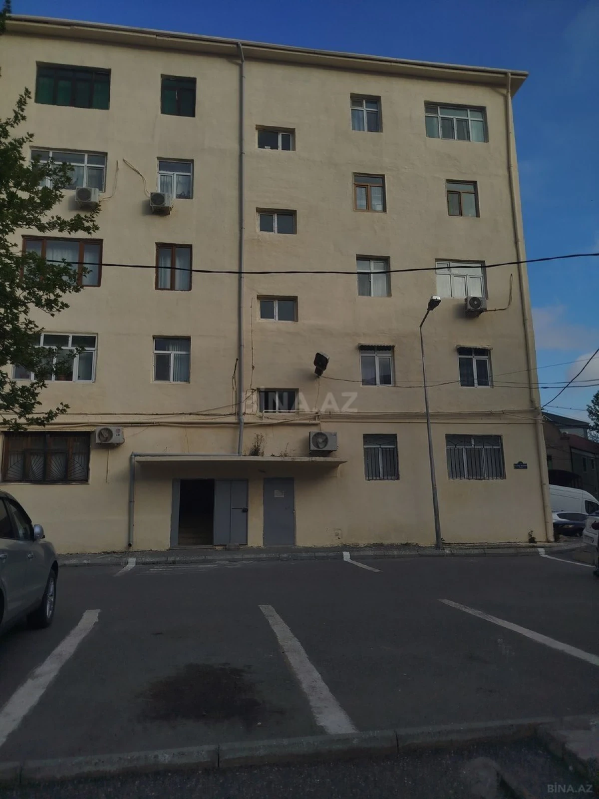 Satılır 4 otaqlı mənzil 75 m²