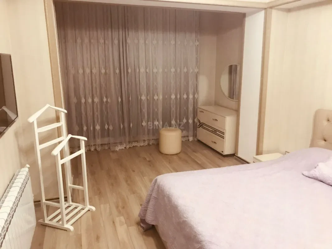 Kirayə verilir 2 otaqlı mənzil 70 m²