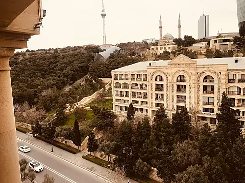 Kirayə verilir 2 otaqlı mənzil 70 m²