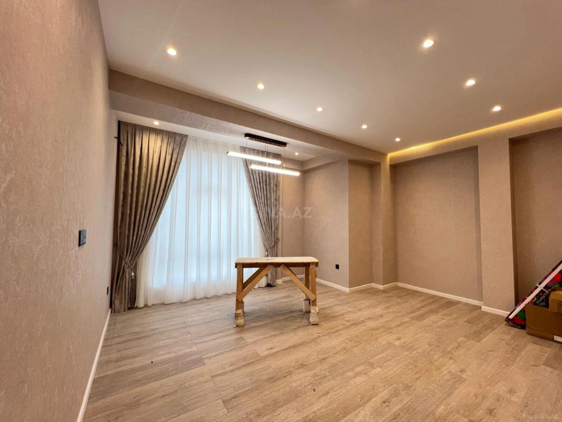 Satılır 2 otaqlı mənzil 79 m²