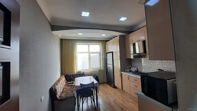 Satılır 2 otaqlı mənzil 85 m²