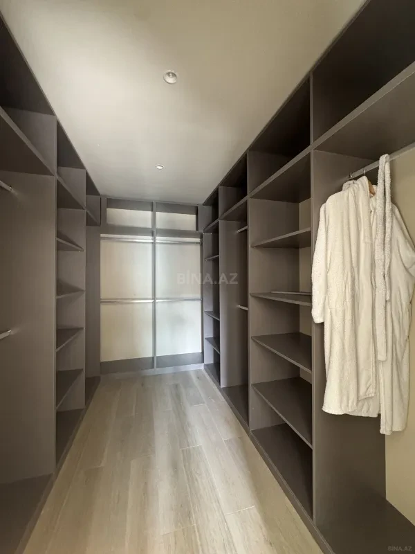Satılır 2 otaqlı mənzil 101 m²