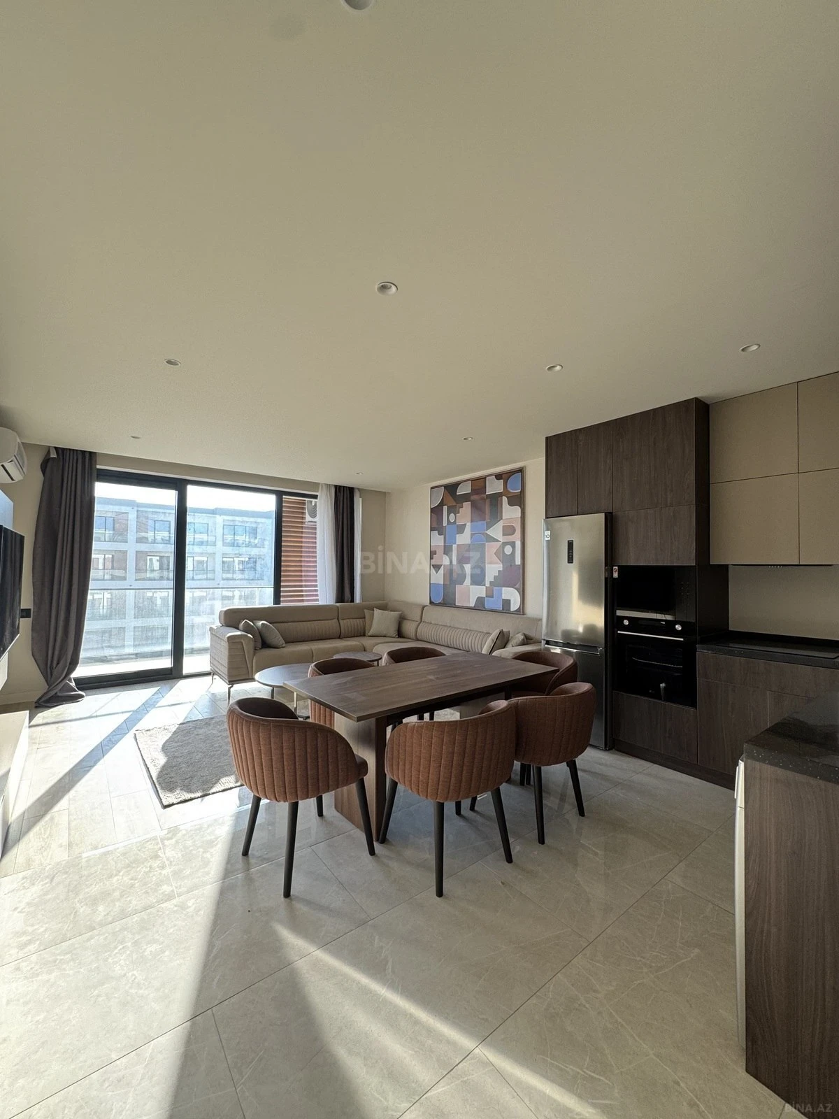 Satılır 2 otaqlı mənzil 101 m²