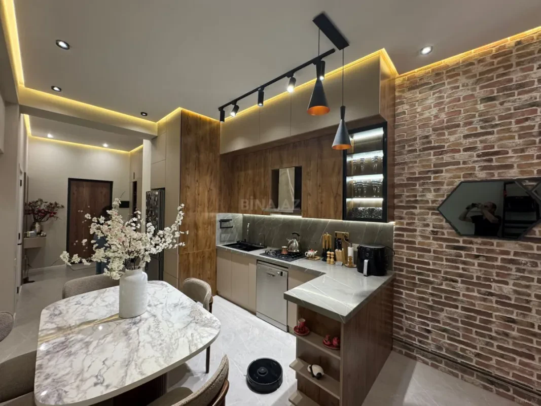 Kirayə verilir 2 otaqlı mənzil 87 m²