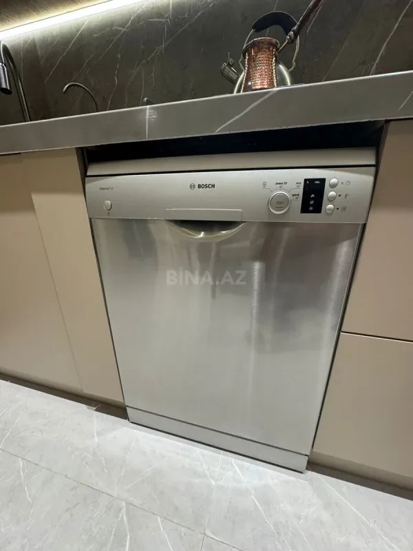 Kirayə verilir 2 otaqlı mənzil 87 m²