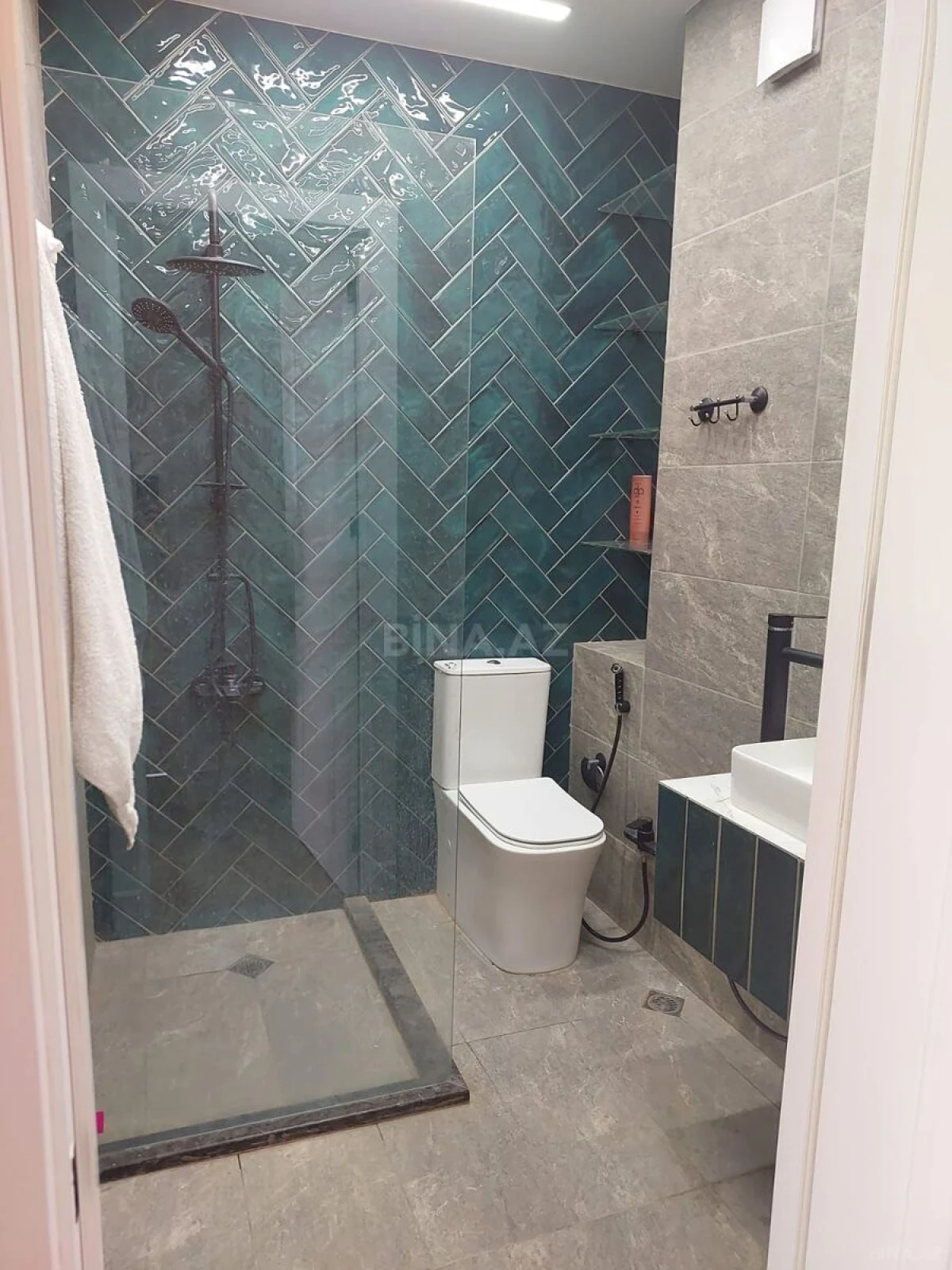 Satılır 3 otaqlı mənzil 99.7 m²