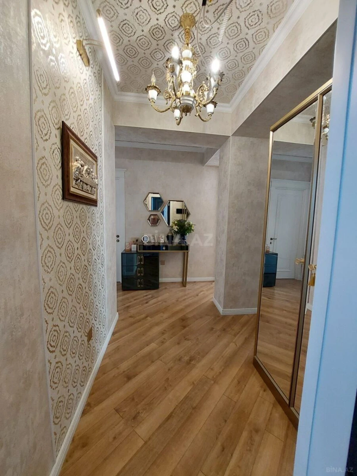 Satılır 3 otaqlı mənzil 99.7 m²