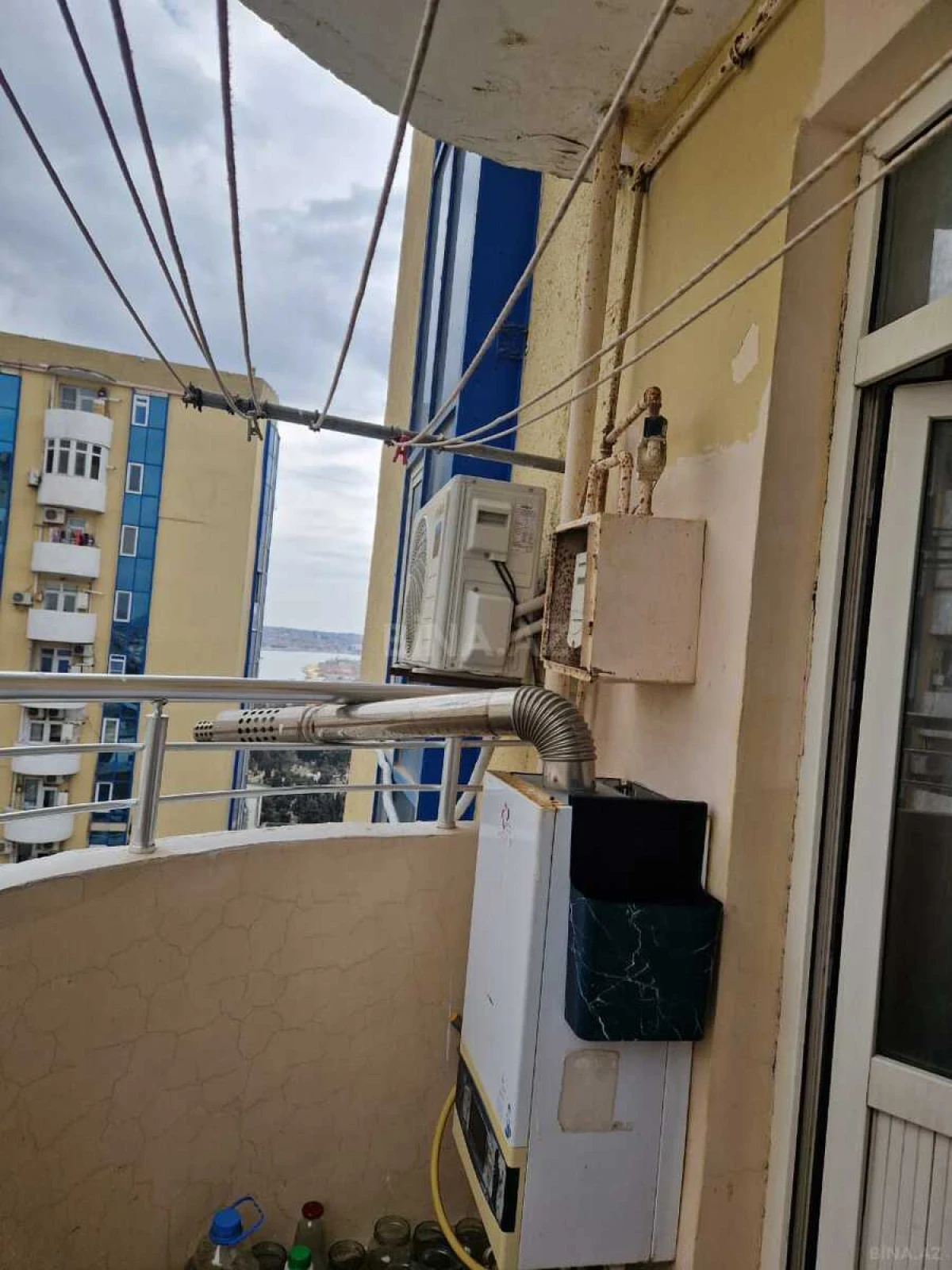 Satılır 3 otaqlı mənzil 82 m²
