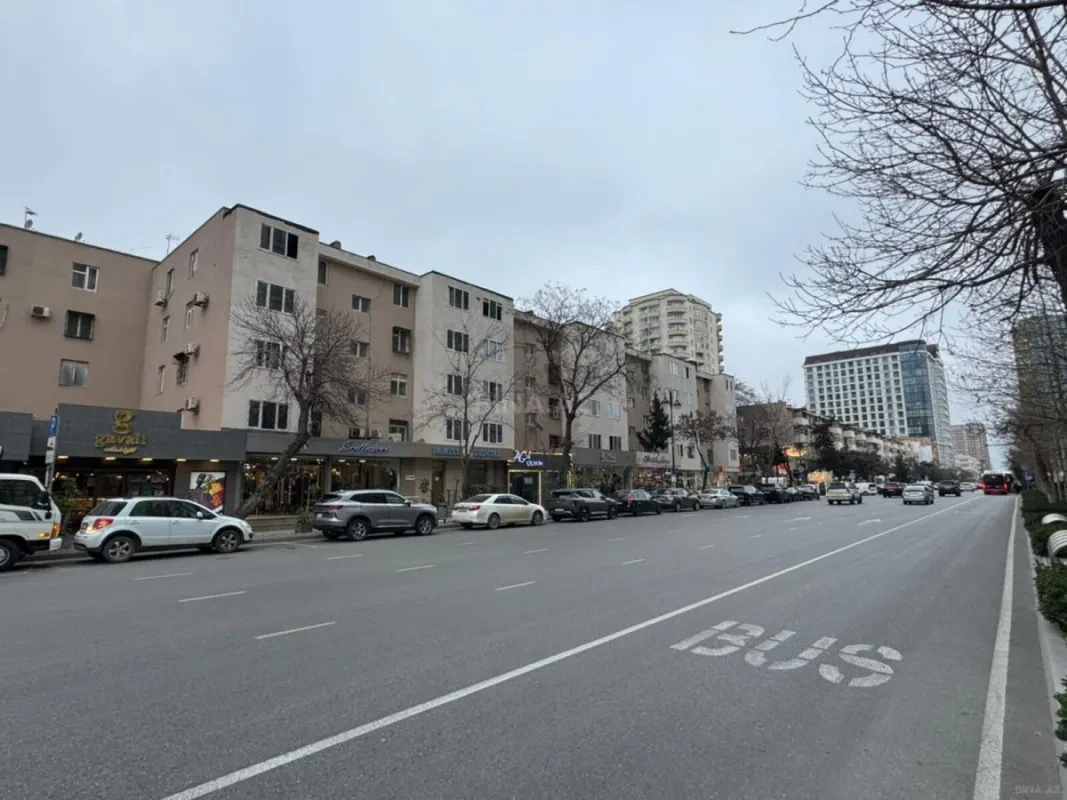 Satılır 2 otaqlı mənzil 65 m²