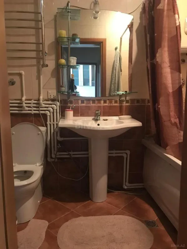 Kirayə verilir 2 otaqlı mənzil 68 m²