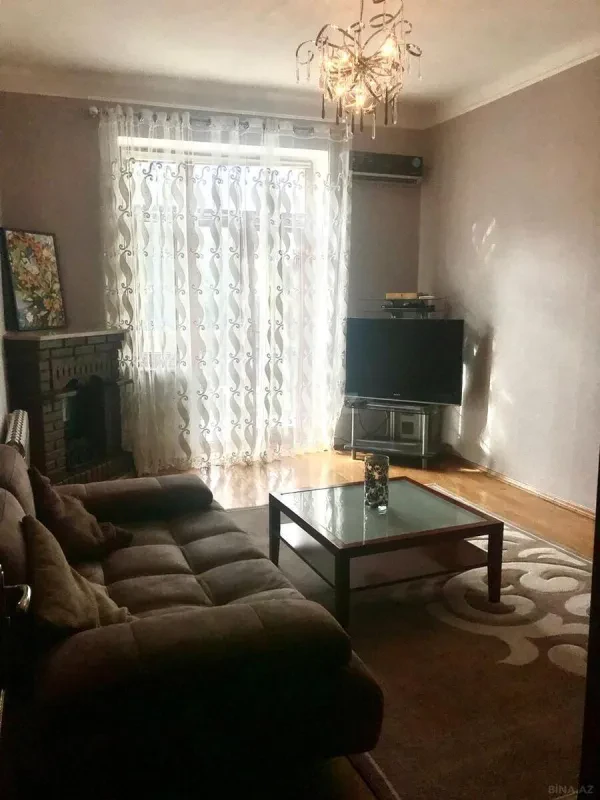 Kirayə verilir 2 otaqlı mənzil 68 m²