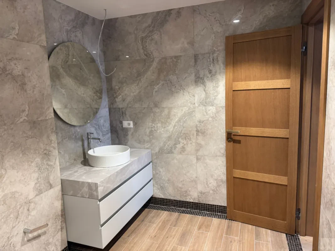 Kirayə verilir 3 otaqlı mənzil 150 m²