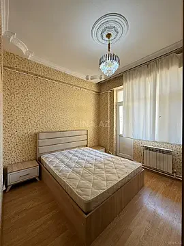 Satılır 2 otaqlı mənzil 70 m²