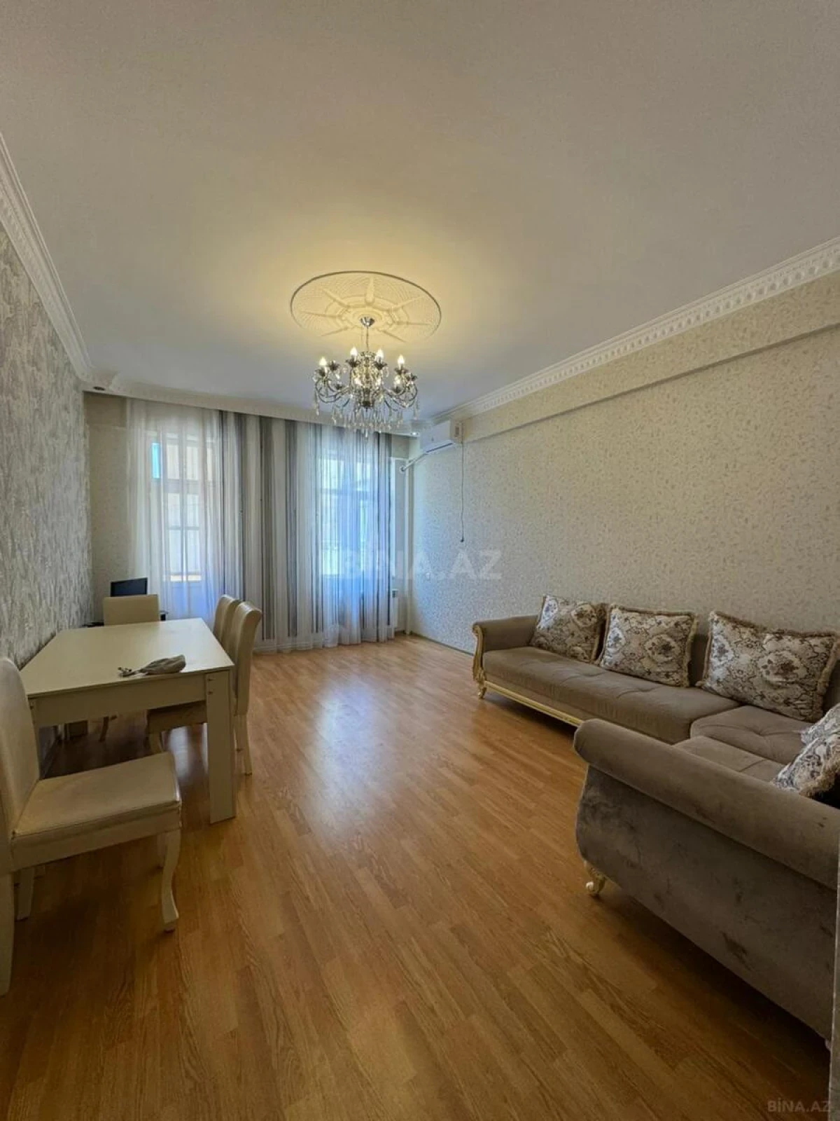 Satılır 2 otaqlı mənzil 70 m²