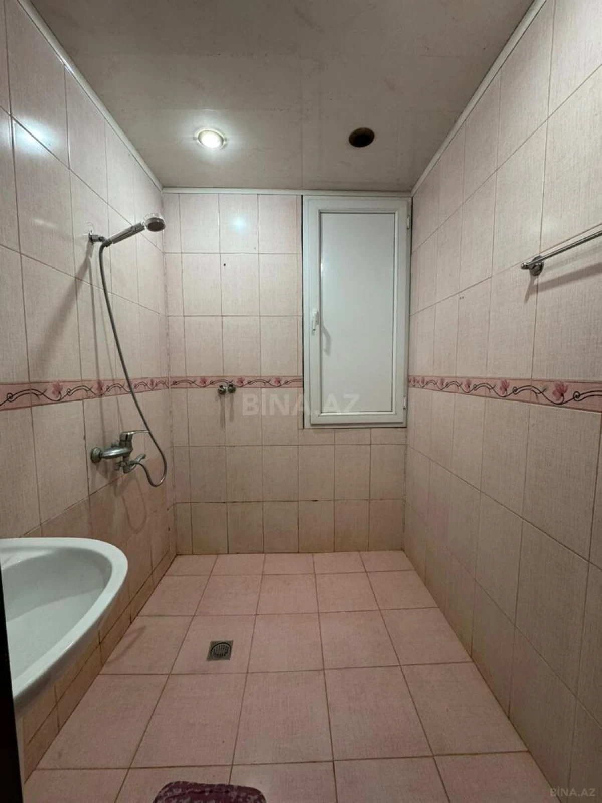 Satılır 2 otaqlı mənzil 70 m²