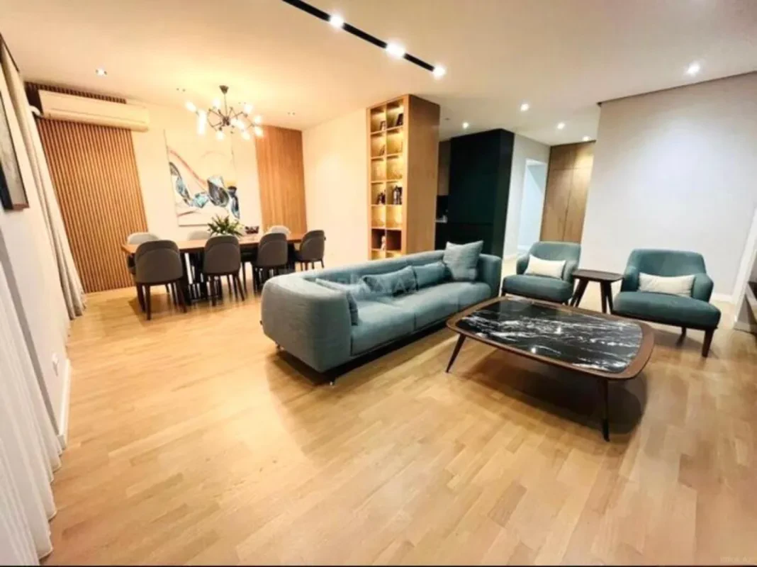 Kirayə verilir 2 otaqlı mənzil 140 m²