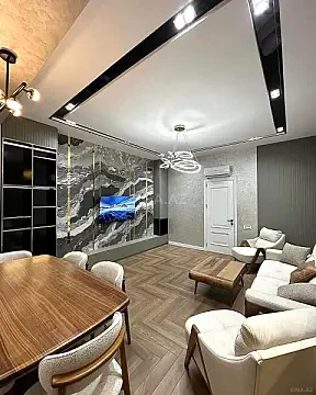 Kirayə verilir 2 otaqlı mənzil 80 m²