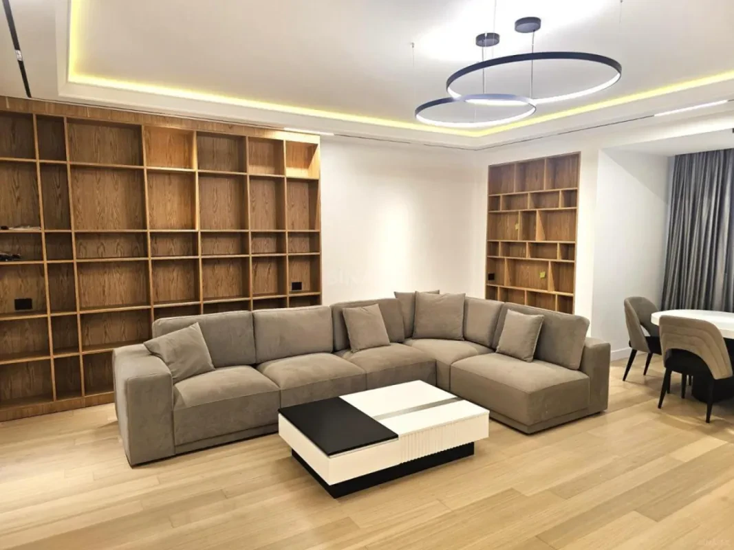 Kirayə verilir 3 otaqlı mənzil 150 m²