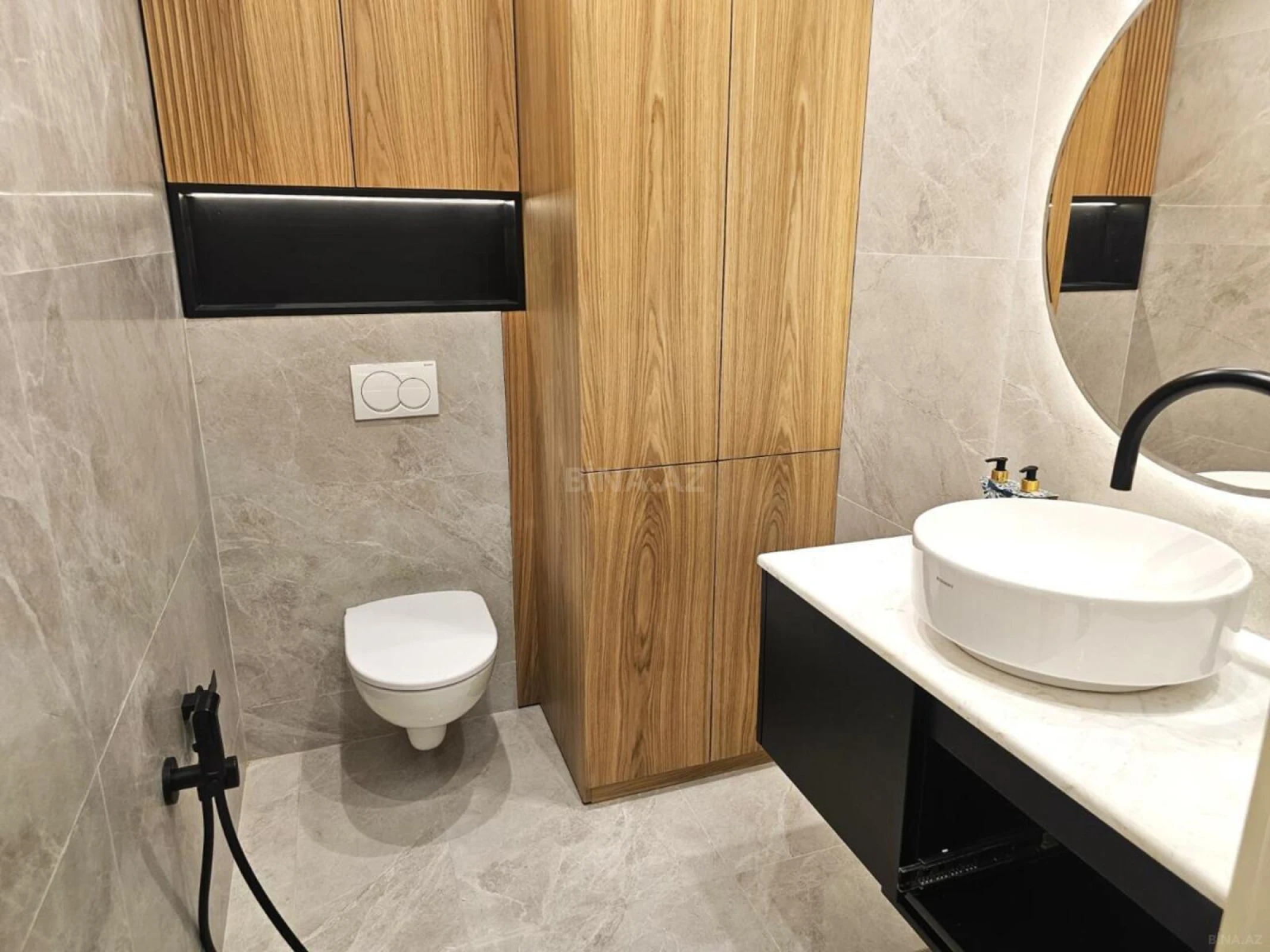 Kirayə verilir 3 otaqlı mənzil 150 m²