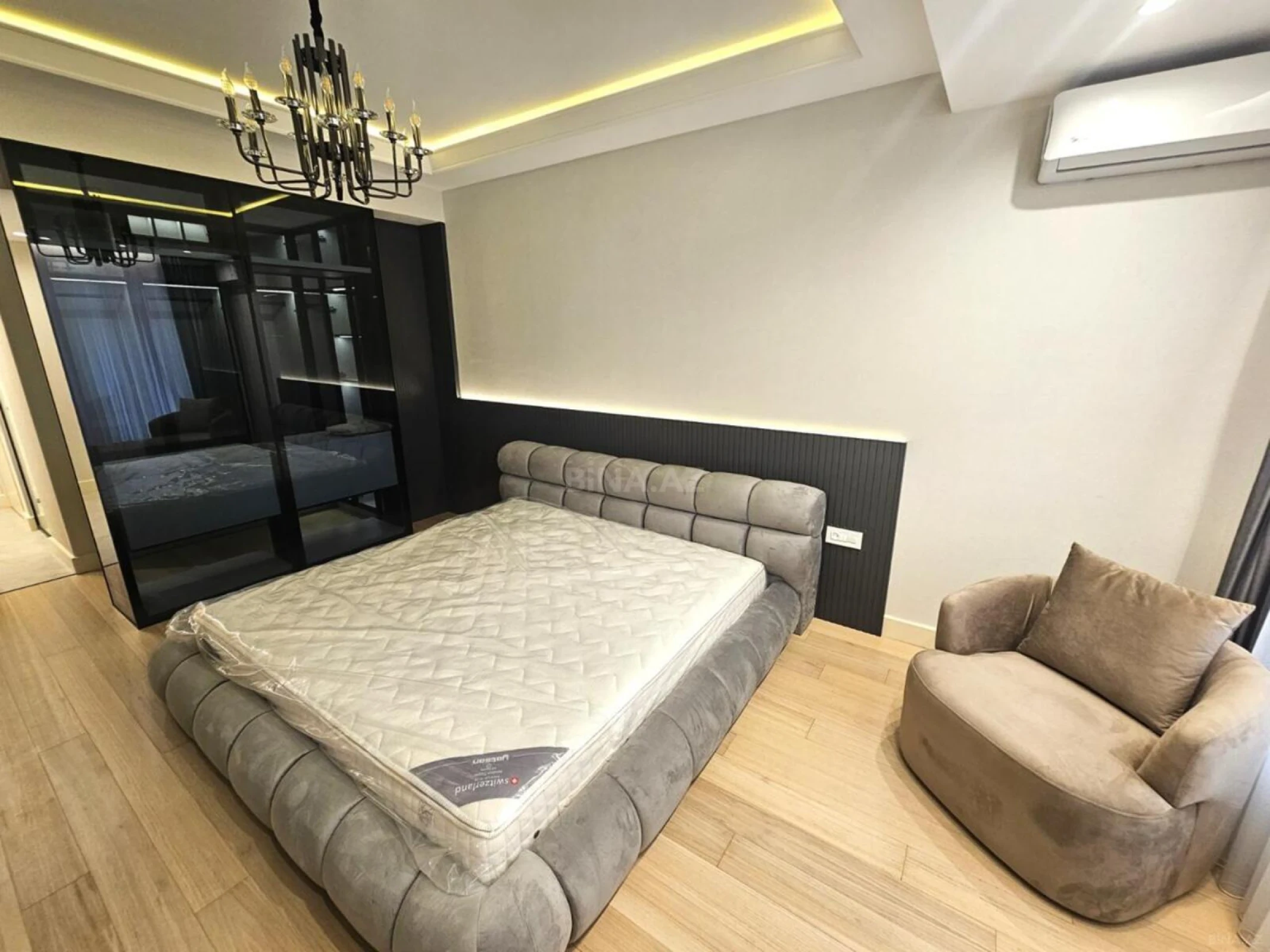 Kirayə verilir 3 otaqlı mənzil 150 m²