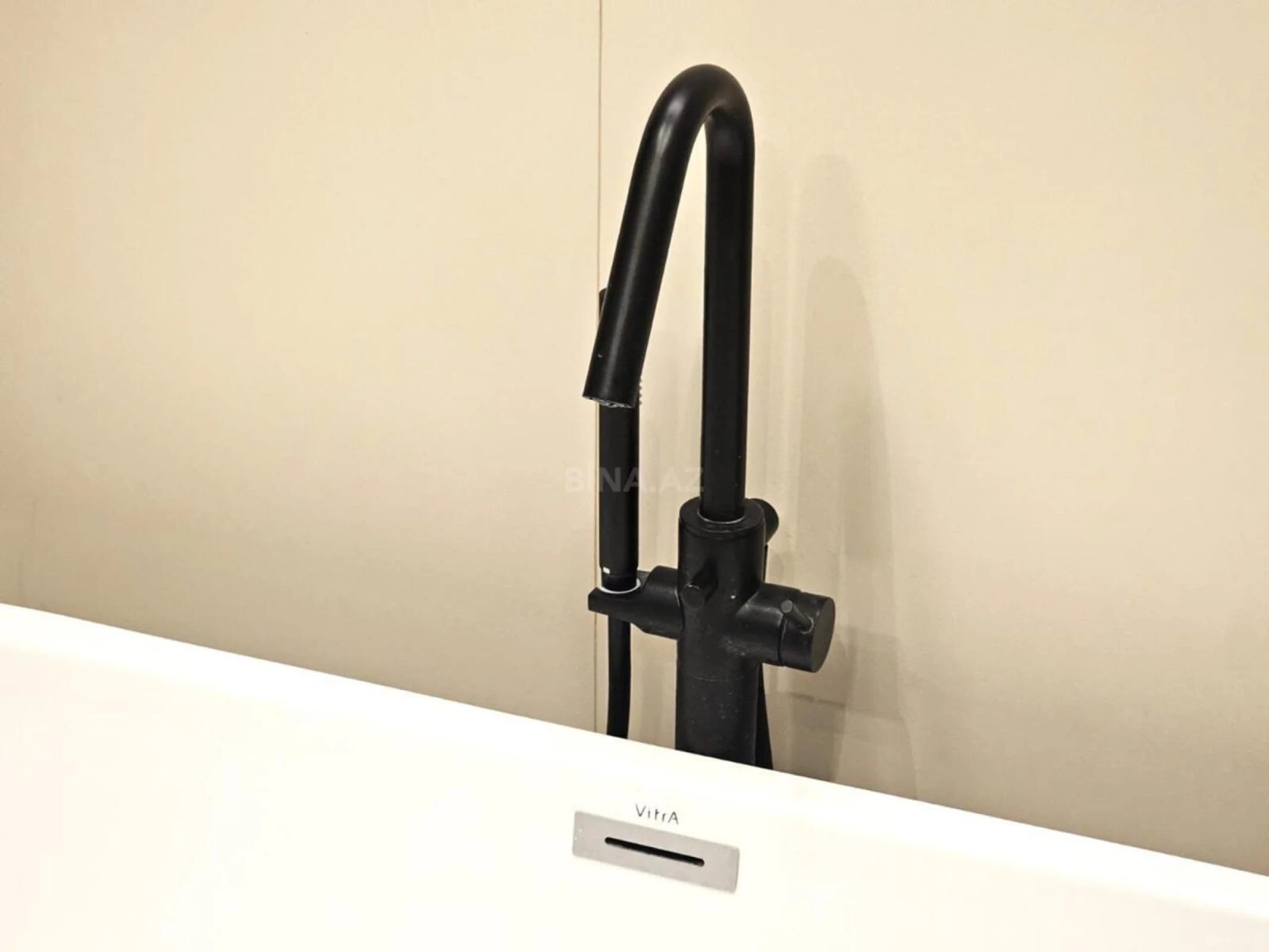 Kirayə verilir 3 otaqlı mənzil 150 m²