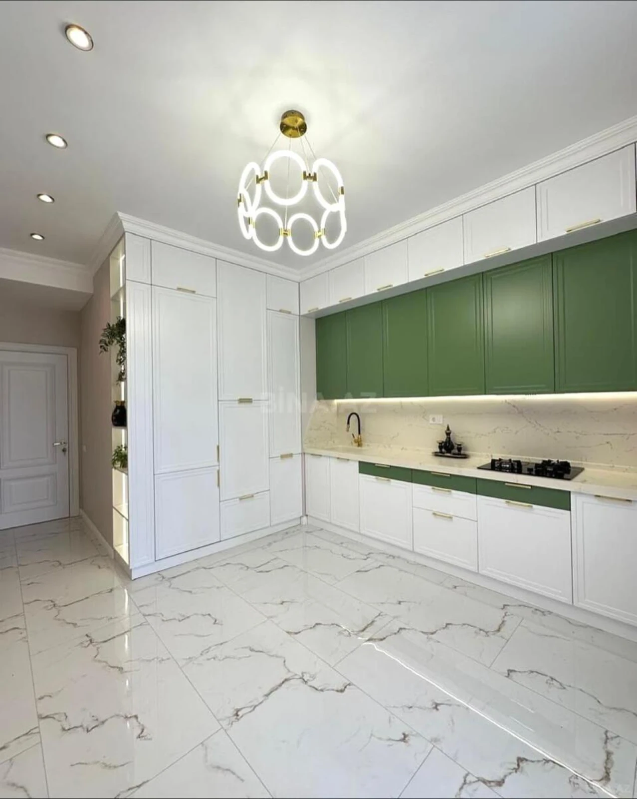 Kirayə verilir 3 otaqlı mənzil 145 m²