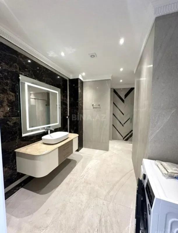 Kirayə verilir 3 otaqlı mənzil 140 m²