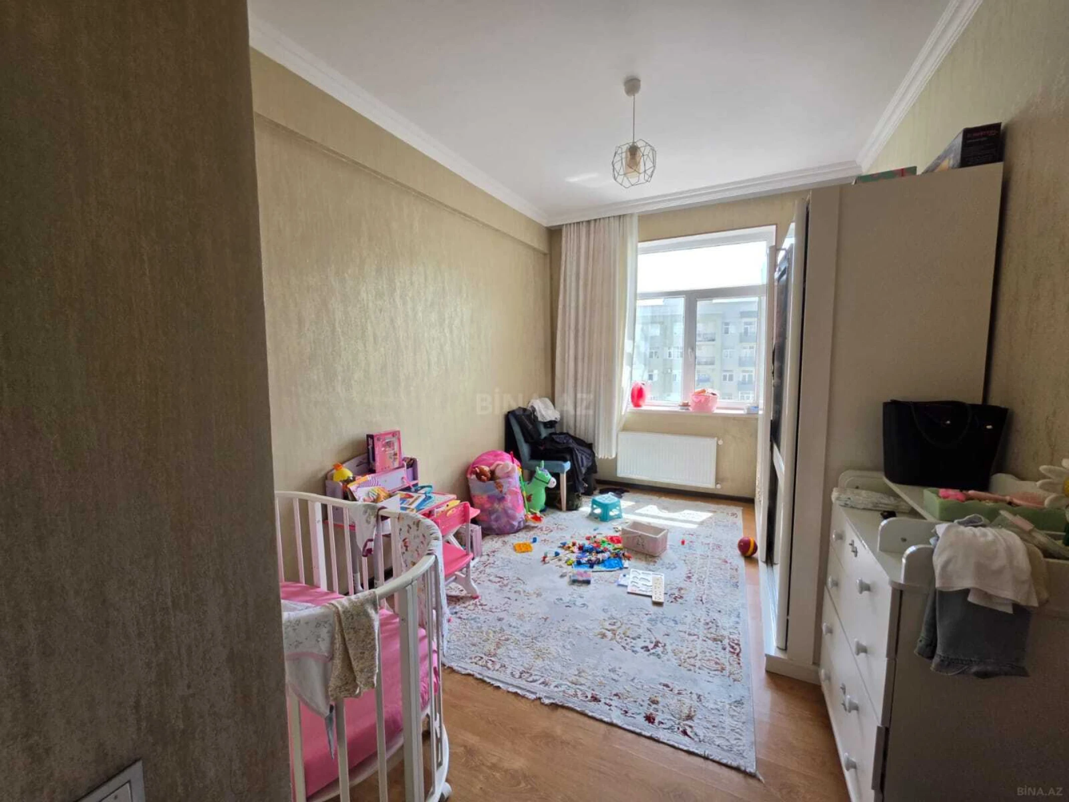 Satılır 4 otaqlı mənzil 112 m²