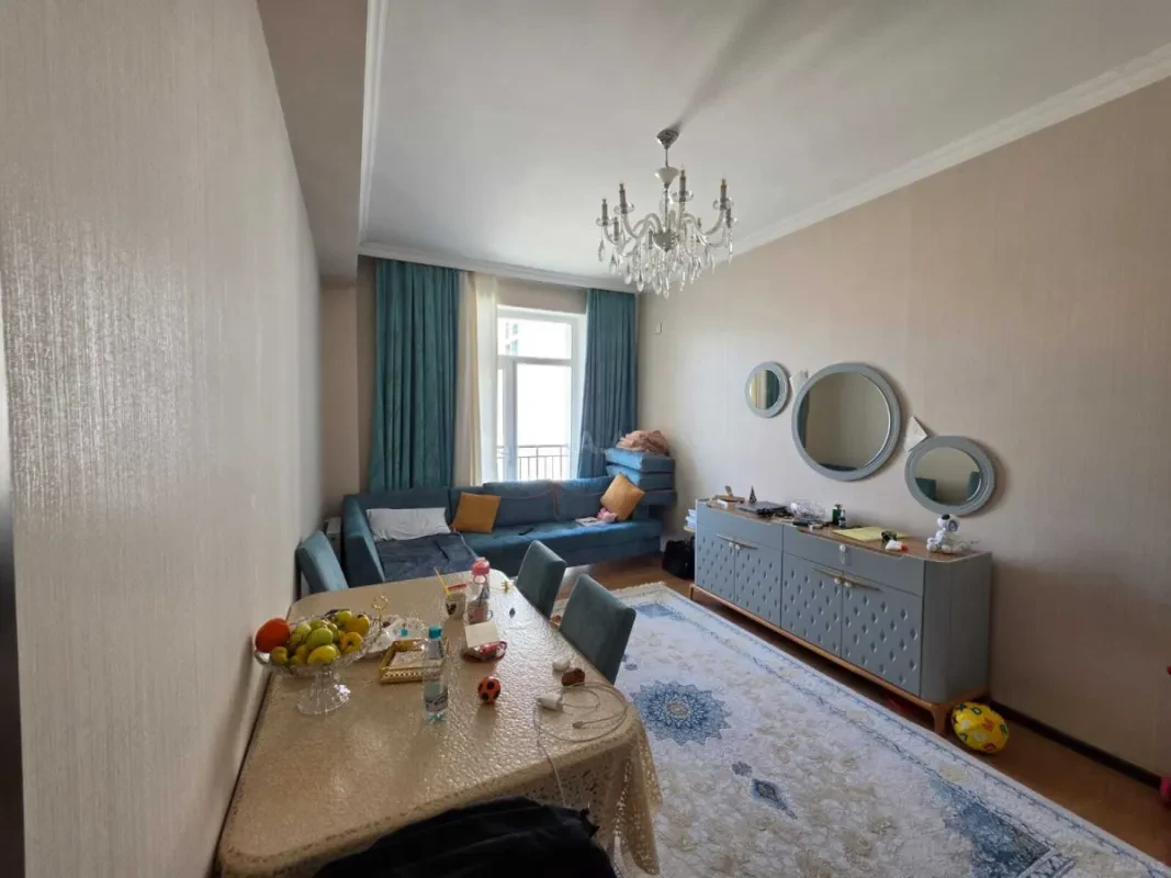 Satılır 4 otaqlı mənzil 112 m²