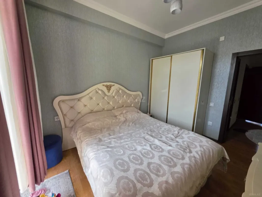 Satılır 4 otaqlı mənzil 112 m²