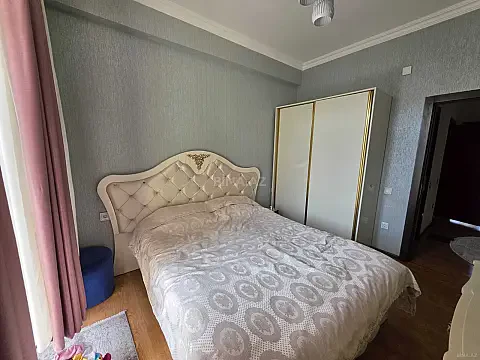 Satılır 4 otaqlı mənzil 112 m²
