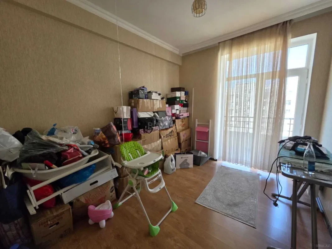 Satılır 4 otaqlı mənzil 112 m²