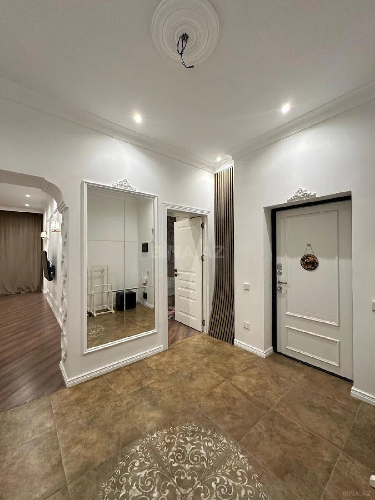 Satılır 2 otaqlı mənzil 64 m²