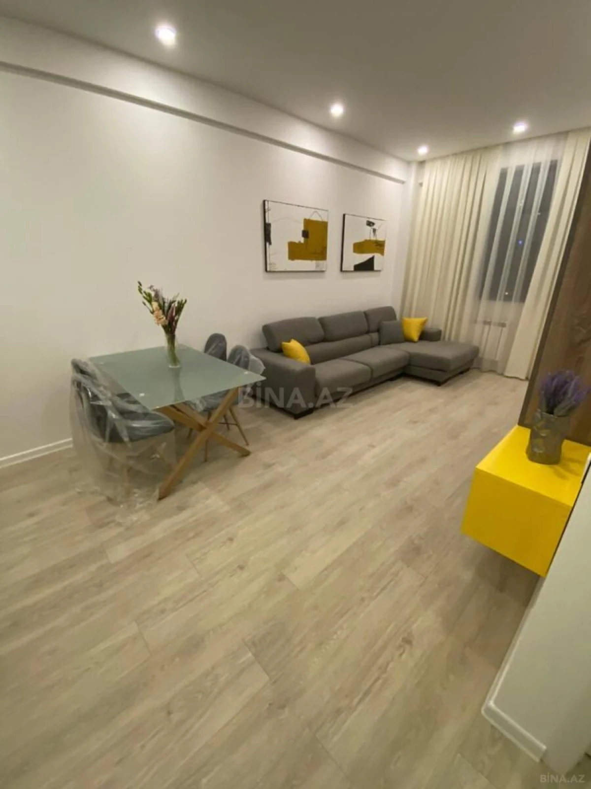 Kirayə verilir 2 otaqlı mənzil 67 m²