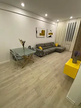 Kirayə verilir 2 otaqlı mənzil 67 m²